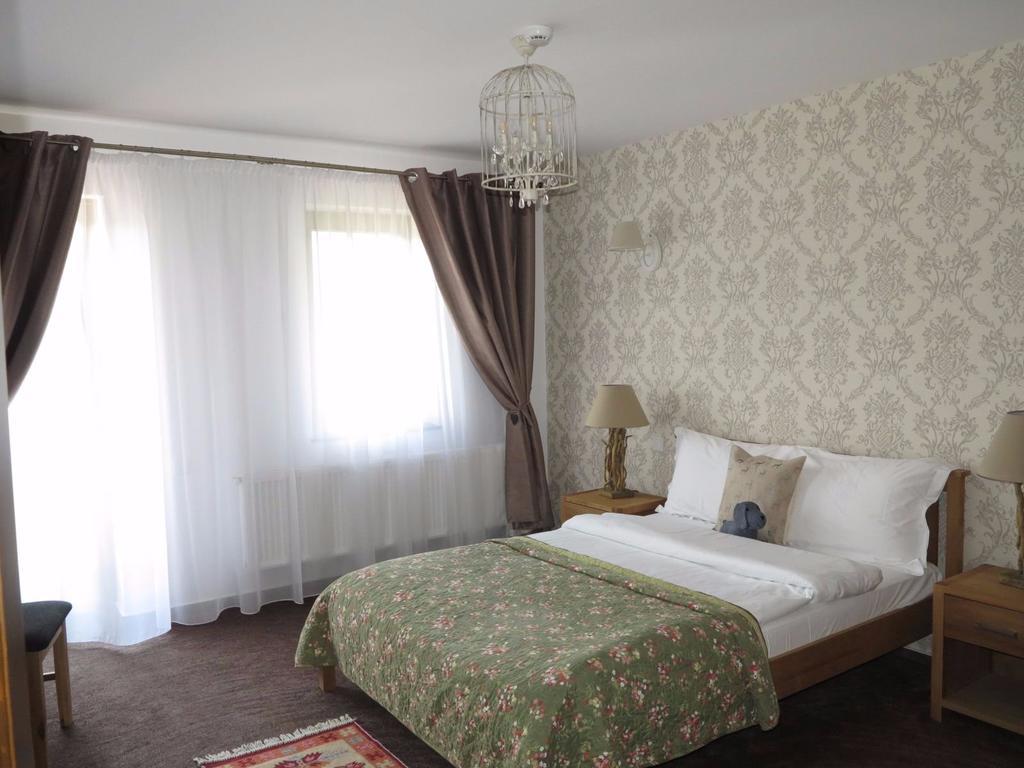 Hotel Pensiunea Doina Bucovinei Mînăstirea Humorului Exterior foto